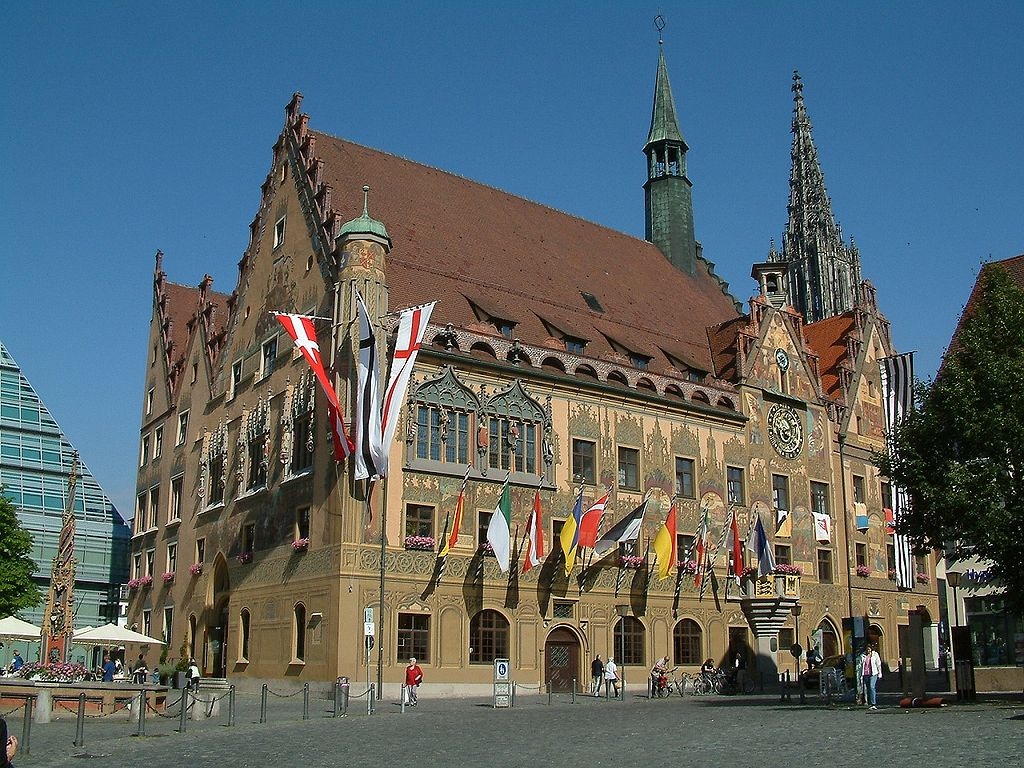 1024px-UlmRathaus07162008