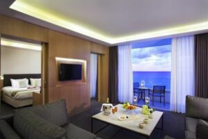 The Royal Apollonia-Limasol-Jumbo Travel-suite