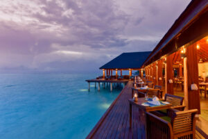 Summer Island-Maldivi-Jumbo Travel-restauarant night