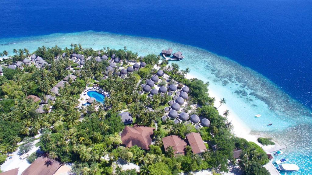 Bandos Maldivi-Jumbo Travel-overview