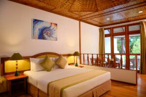 Bandos Maldivi-Jumbo Travel-standard beachfront room