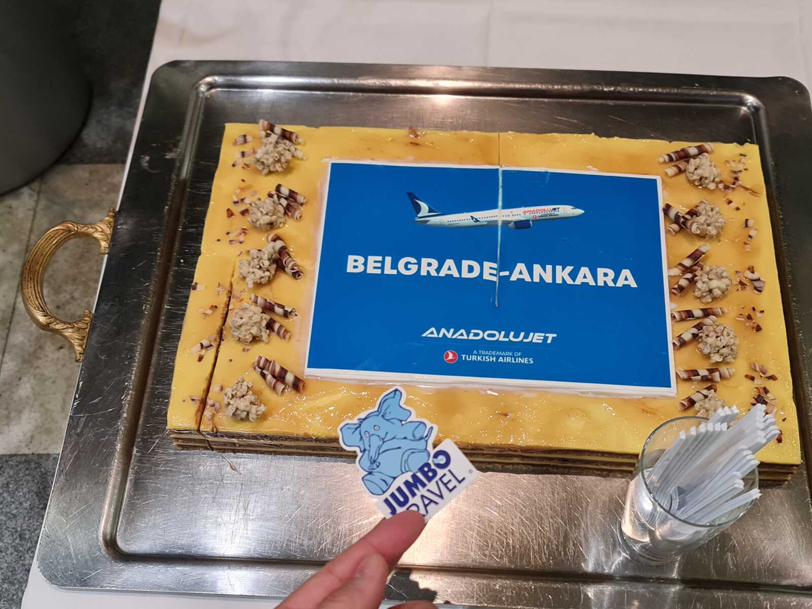 Parče torte za let Beograd Ankara